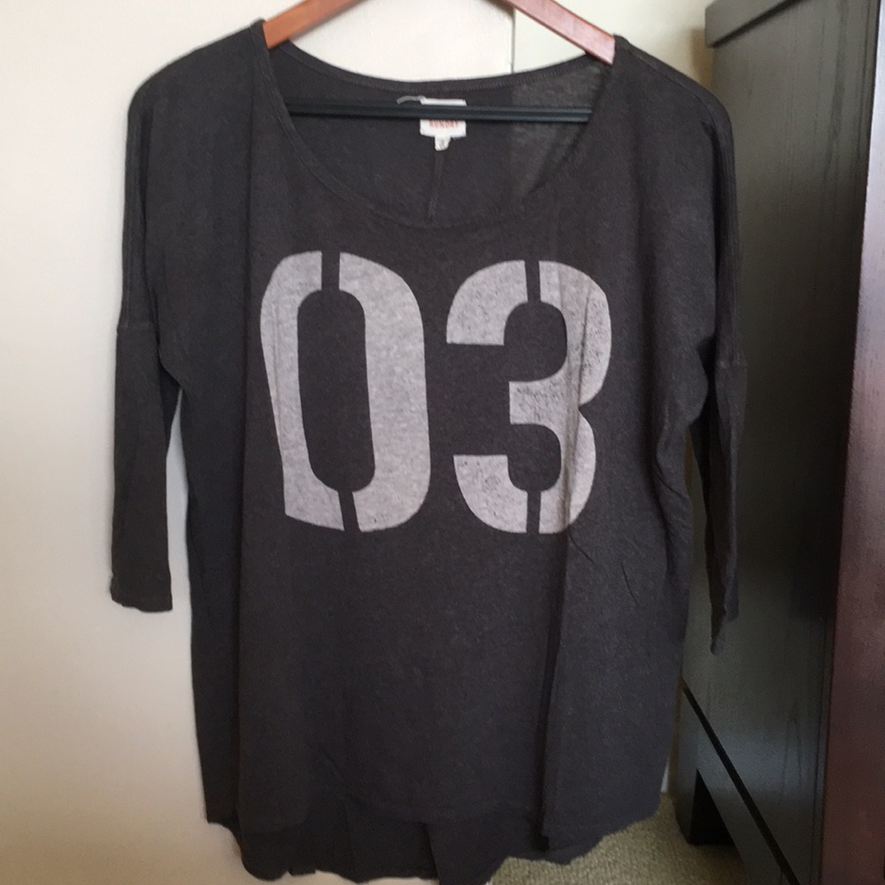 Tee shirt